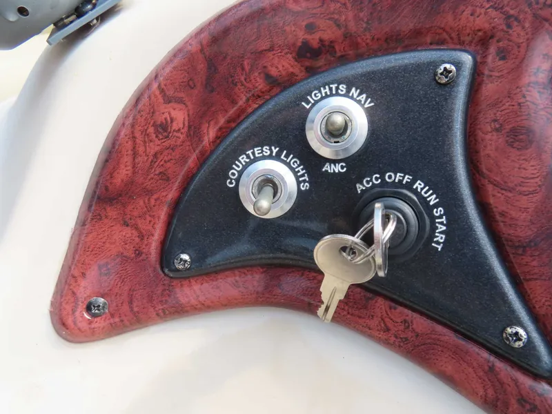 Slide: The Image of Sun Tracker Fishin Barge 20 2013 - 24