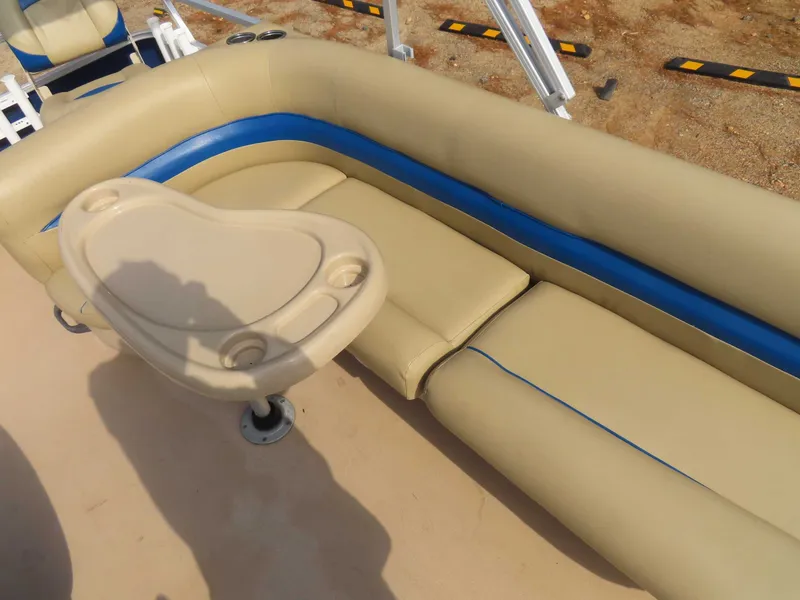 Slide: The Image of Sun Tracker Fishin Barge 20 2013 - 28