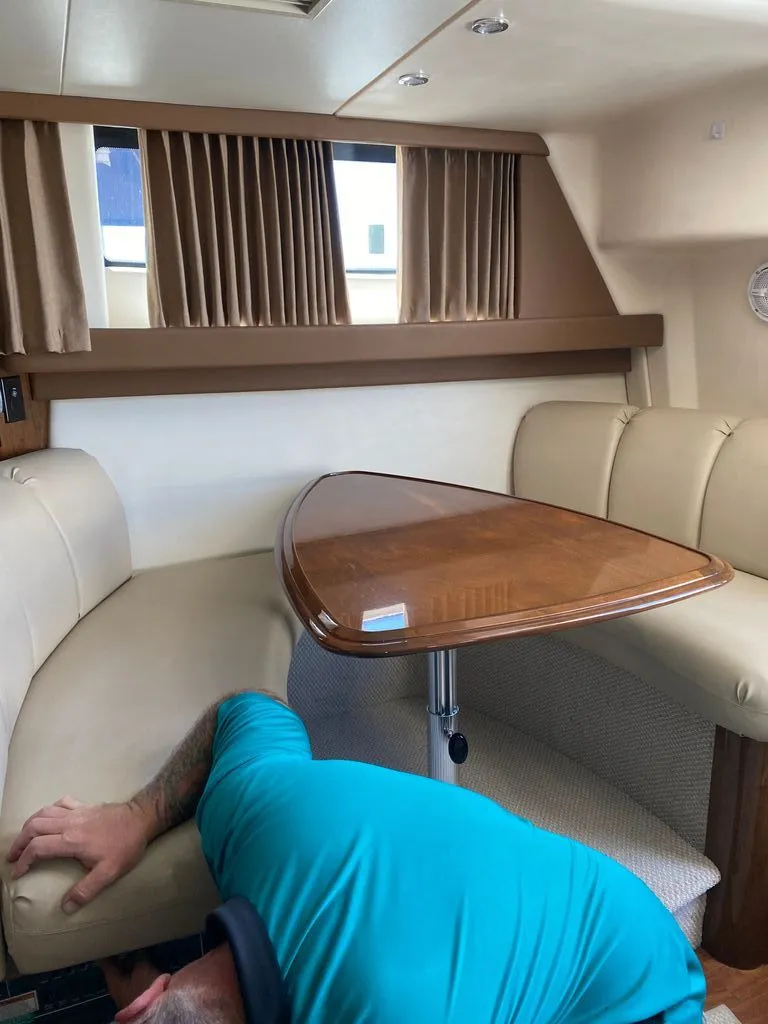 Slide: The Image of Carver Yachts 36 Mariner 2007 - 10