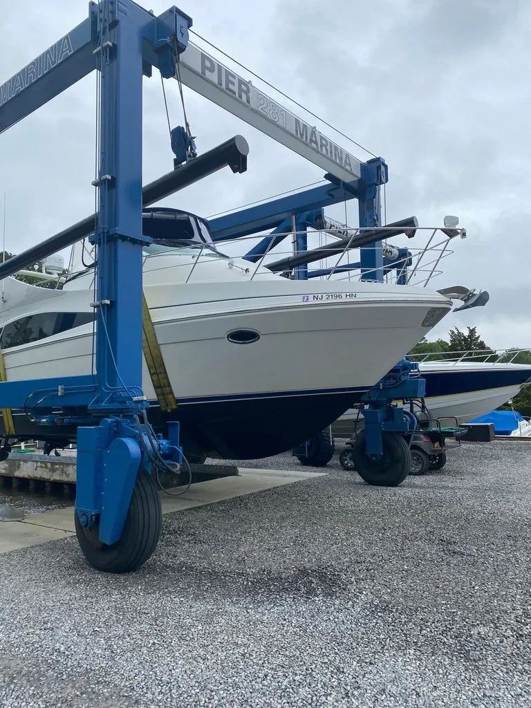 Slide: The Image of Carver Yachts 36 Mariner 2007 - 20