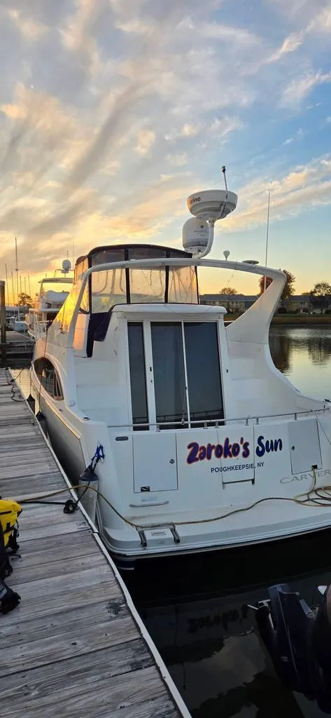 Slide: The Image of Carver Yachts 36 Mariner 2007 - 22