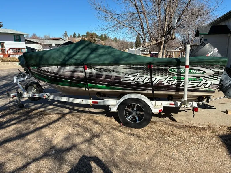 Slide: The Image of Crestliner 1850 1998 - 3