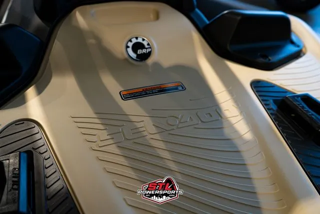 Slide: The Image of Sea-Doo PWC SPARK TRIXX 90 AUD GN 3UP IBR 25 2025 - 12