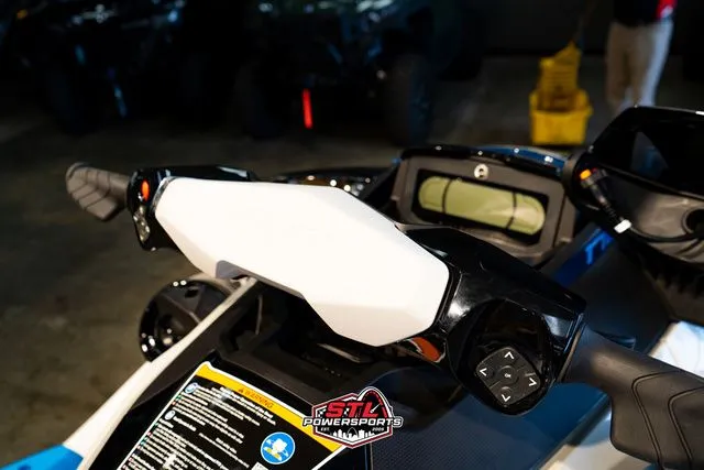 Slide: The Image of Sea-Doo FishPro Sport 170 2024 - 10