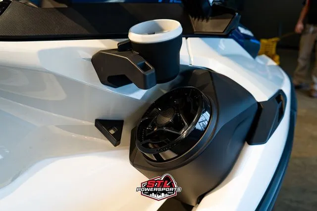 Slide: The Image of Sea-Doo FishPro Sport 170 2024 - 11