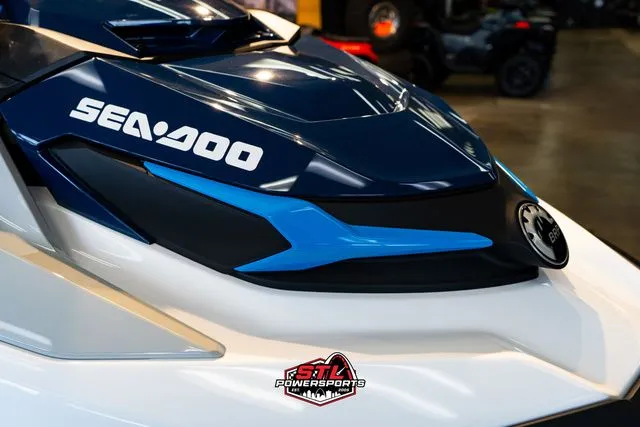 Slide: The Image of Sea-Doo FishPro Sport 170 2024 - 12
