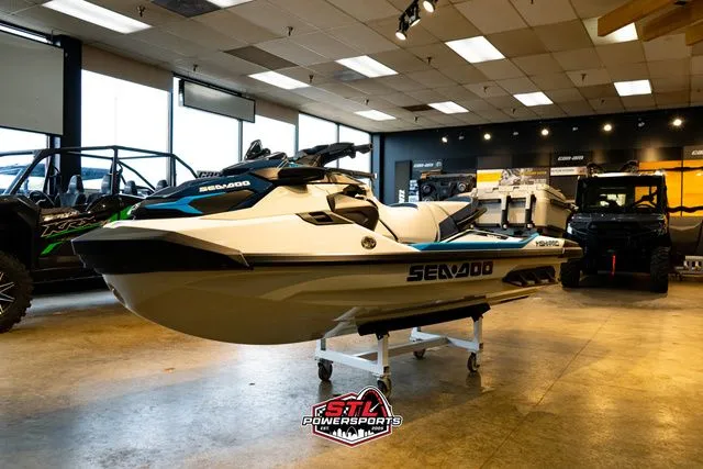 Slide: The Image of Sea-Doo FishPro Sport 170 2024 - 3