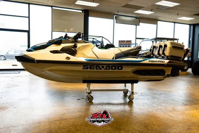 Slide: The Image of Sea-Doo FishPro Sport 170 2024 - 4