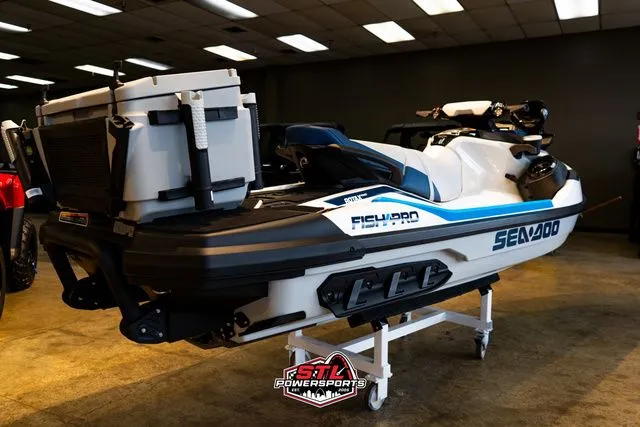 Slide: The Image of Sea-Doo FishPro Sport 170 2024 - 6