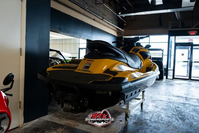 Slide: The Image of Yamaha FZS 2014 - 9