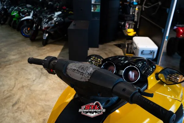 Slide: The Image of Yamaha FZS 2013 - 12