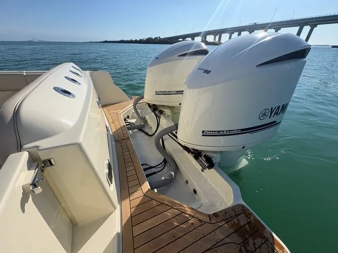 Slide: The Image of 2015 Chris-craft Catalina - Image 11 - 11