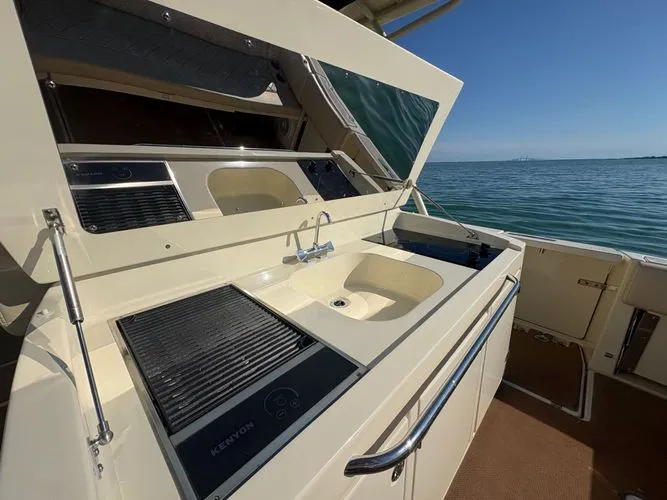 Slide: The Image of 2015 Chris-craft Catalina - Image 18 - 18