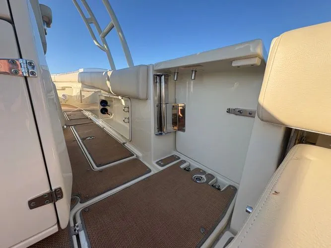 Slide: The Image of 2015 Chris-craft Catalina - Image 22 - 22