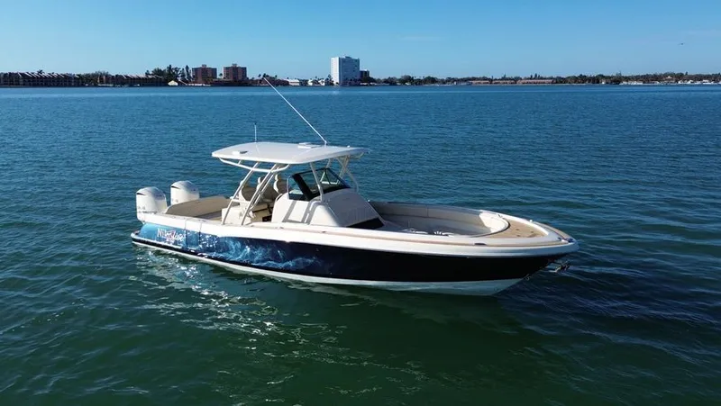 Slide: The Image of 2015 Chris-craft Catalina - Image 4 - 4