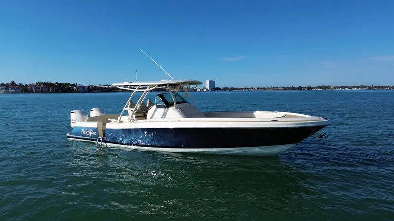 Slide: The Image of 2015 Chris-craft Catalina - Image 8 - 8