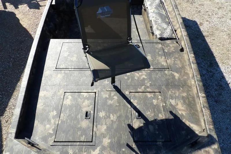 Slide: The Image of 2026 Crestliner 2070 Retriever SCHD boat with camo deck and swivel chair. - 34