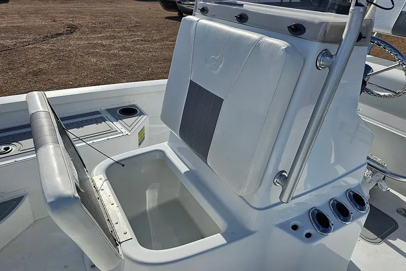 Slide: The Image of 2025 G3 Bay 19 GX boat seat with storage compartment and rod holders. - 15