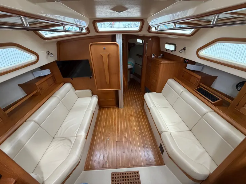 Slide: The Image of Island Packet 445 2005 - 2