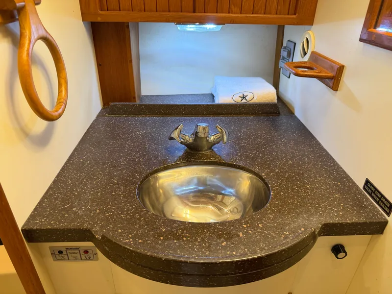 Slide: The Image of Island Packet 445 2005 - 27