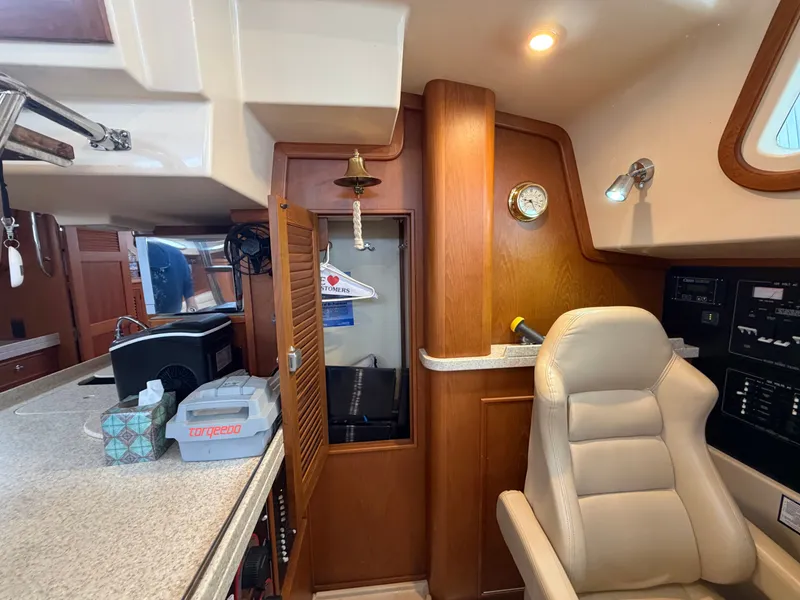 Slide: The Image of Island Packet 445 2005 - 37