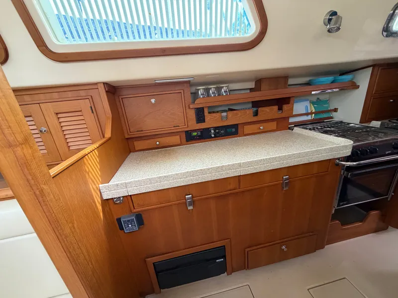 Slide: The Image of Island Packet 445 2005 - 60