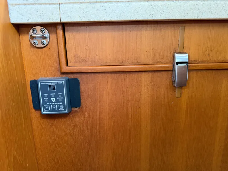 Slide: The Image of Island Packet 445 2005 - 65