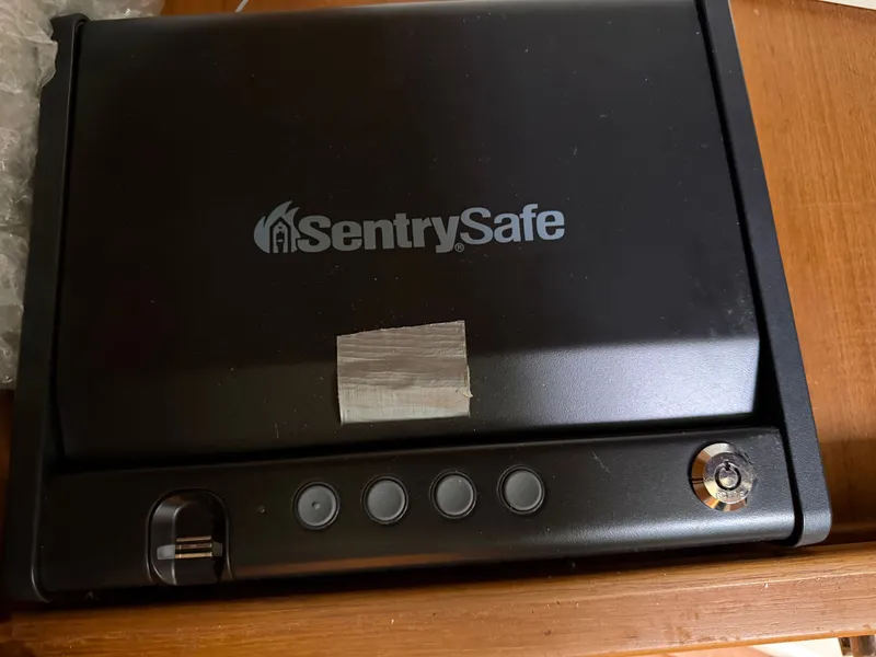 Slide: The Image of Island Packet 445 2005 - 75