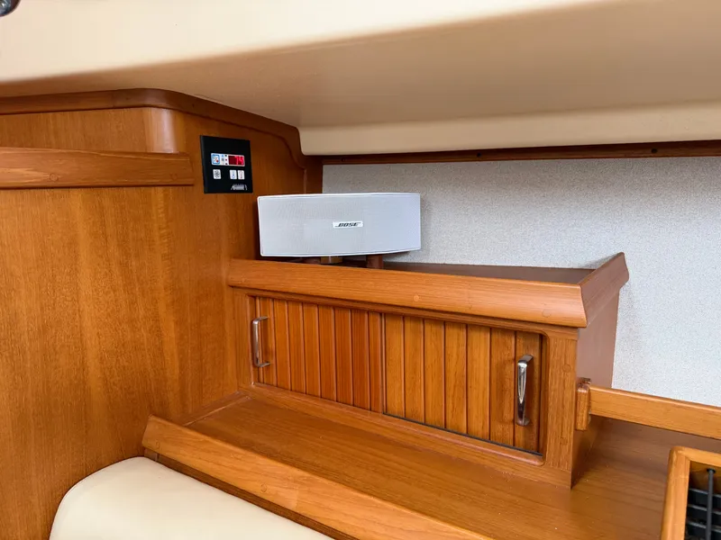 Slide: The Image of Island Packet 445 2005 - 8