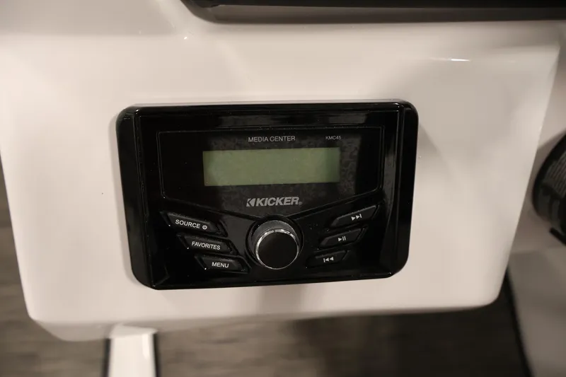 Slide: The Image of Kicker media center on 2026 Four Winns H1 OB boat dashboard. - 22