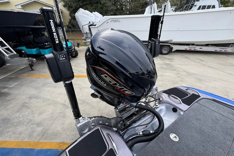 Slide: The Image of 2023 Phoenix 21 PHX boat with Yamaha engine and Minn Kota Talon anchors. - 35