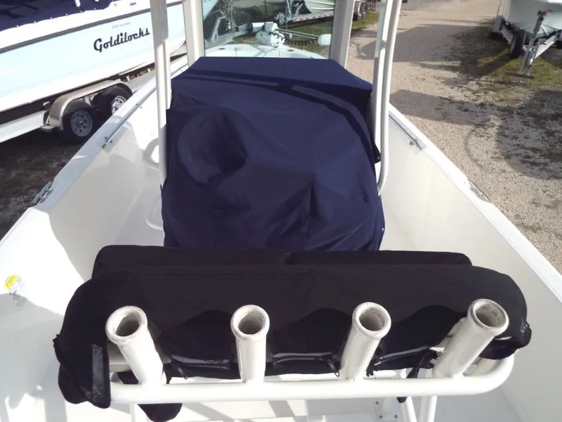 Slide: The Image of Boston Whaler 240 Dauntless 2018 - 12