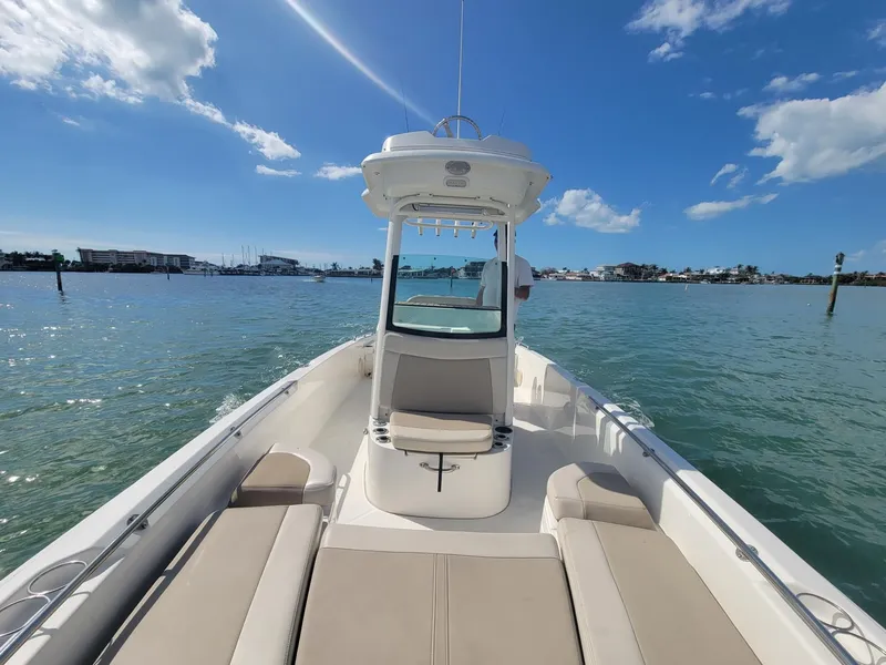 Slide: The Image of Boston Whaler 240 Dauntless 2018 - 5