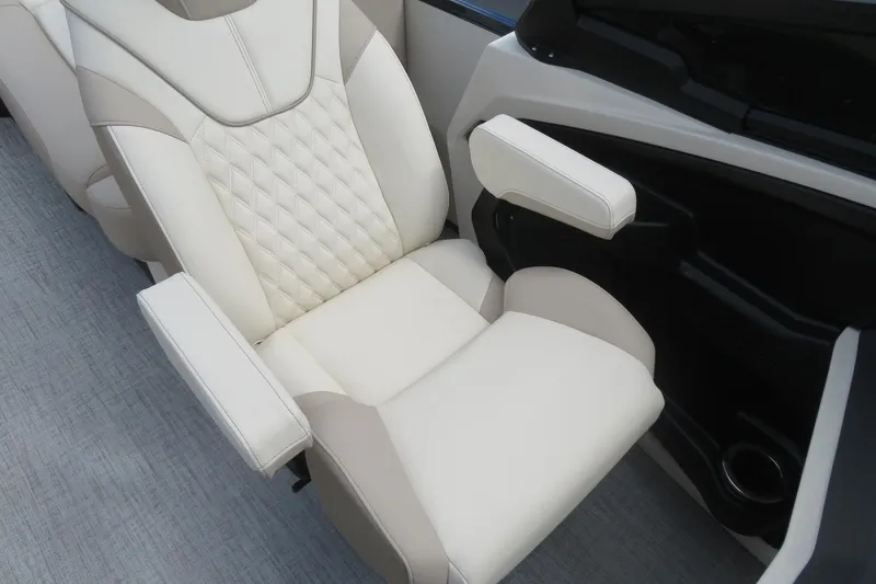Slide: The Image of Luxurious seating in Avalon Excalibur LTD Quad Lounger 2026. - 32
