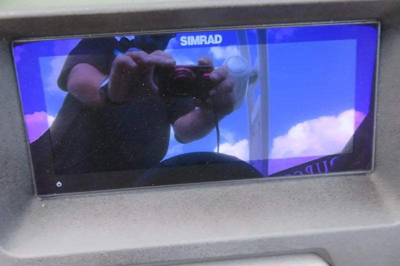 Slide: The Image of Simrad display on Avalon Excalibur LTD Quad Lounger 2026. - 38