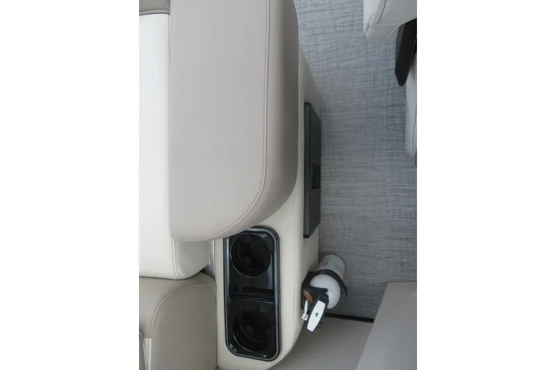 Slide: The Image of Interior of Avalon Excalibur LTD 2026 with cup holders. - 46