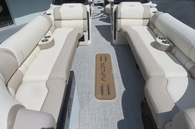 Slide: The Image of Avalon 2026 Avalon 27’ Excalibur LTD Elite Tritoon | Twin Mercury 400 V10s | Joystick | Performance Pontoon 2026 - 65