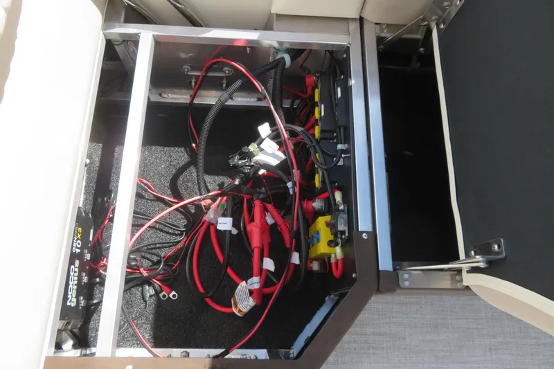 Slide: The Image of Avalon 2026 Avalon 27’ Excalibur LTD Elite Tritoon | Twin Mercury 400 V10s | Joystick | Performance Pontoon 2026 - 68