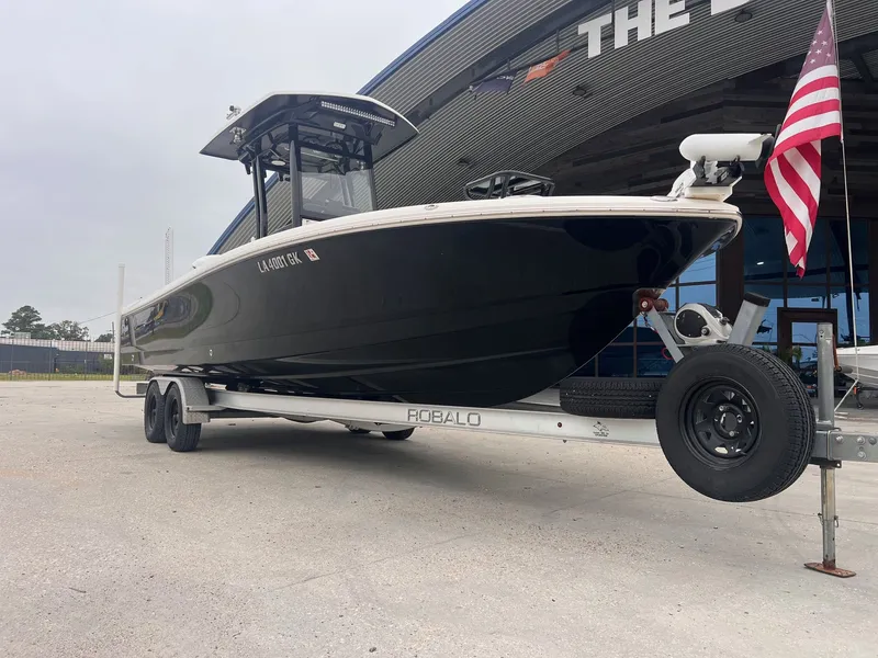 Slide: The Image of Robalo 246 Cayman 2019 - 11