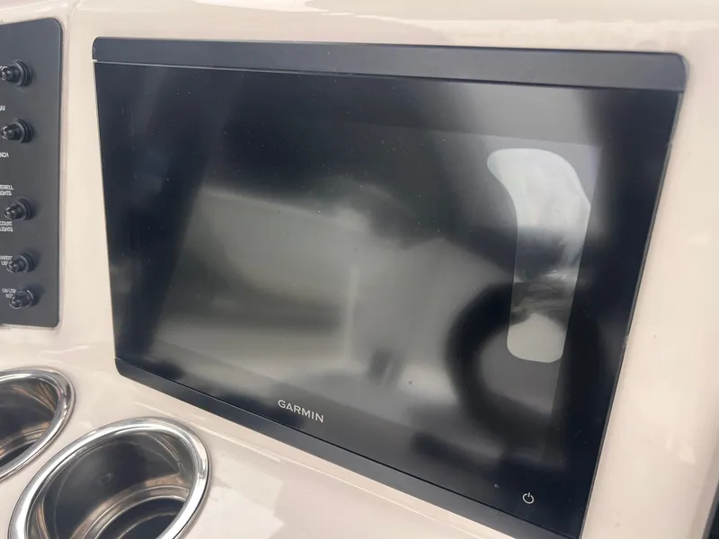 Slide: The Image of Robalo 246 Cayman 2019 - 4