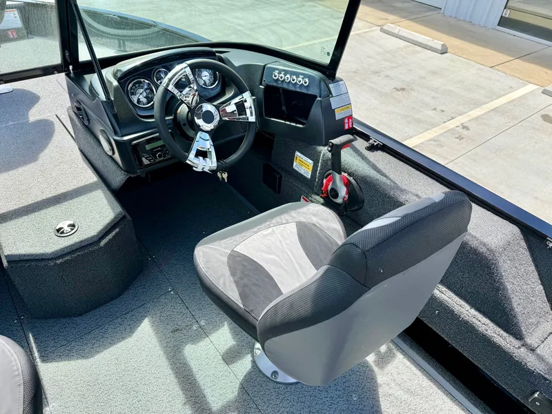 Slide: The Image of Lowe Fishing Machine Walk Thru FM 1775 WT w/ 115HP Mercury! 2026 - 10