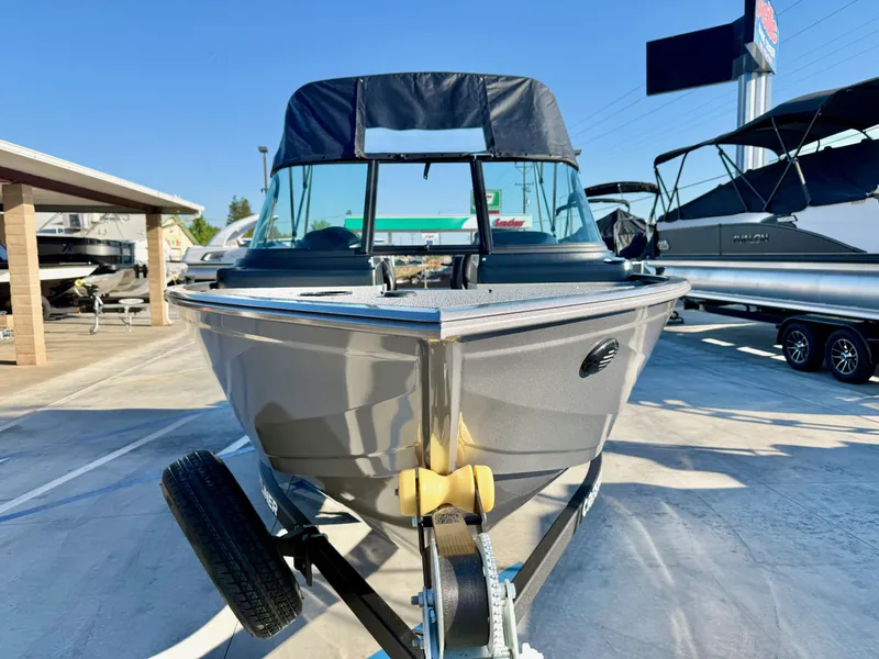 Slide: The Image of Crestliner 1650 Kodiak 2026 - 12