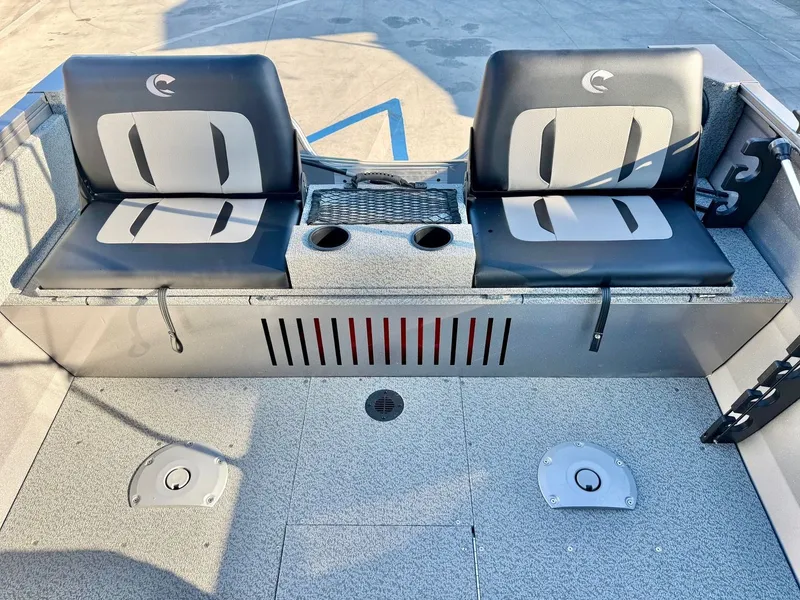 Slide: The Image of Crestliner 1650 Kodiak 2026 - 13