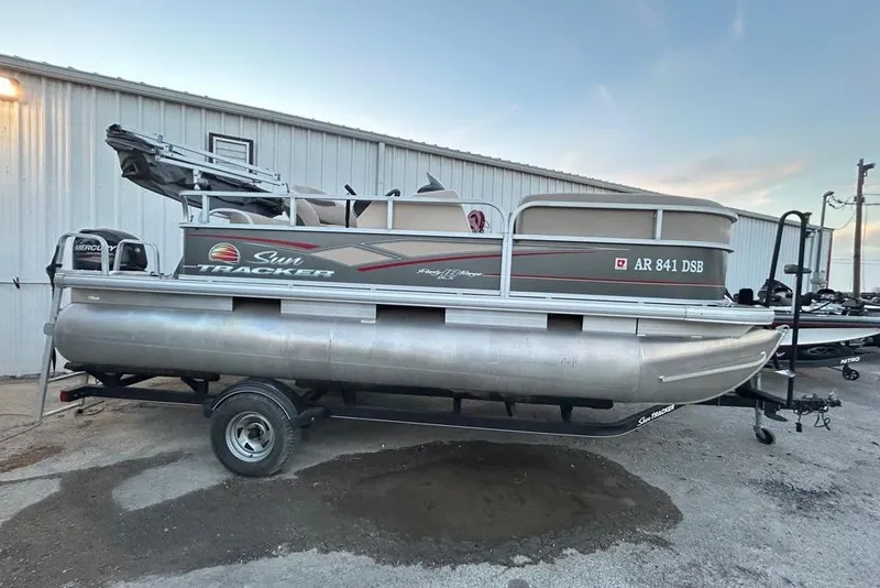 Slide: The Image of 2019 Sun Tracker Party Barge 18 DLX pontoon boat with stylish graphics. - 24