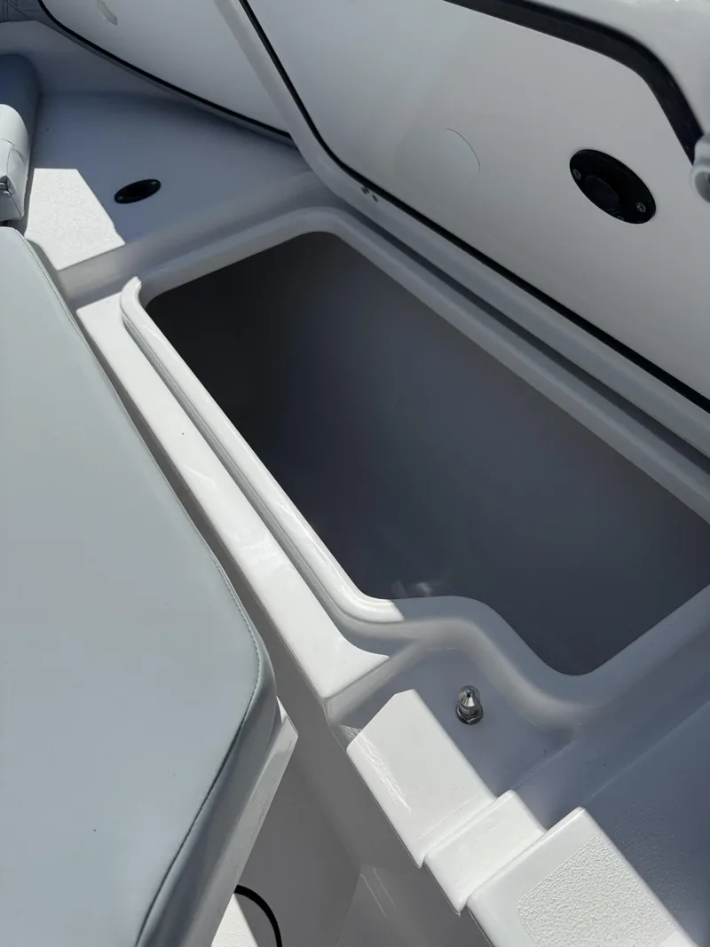 Slide: The Image of Sportsman Heritage 321 Center Console 2026 - 11