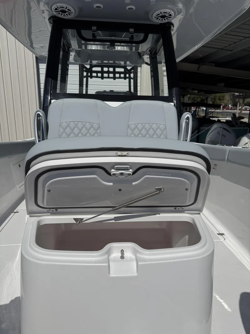 Slide: The Image of Sportsman Heritage 321 Center Console 2026 - 12
