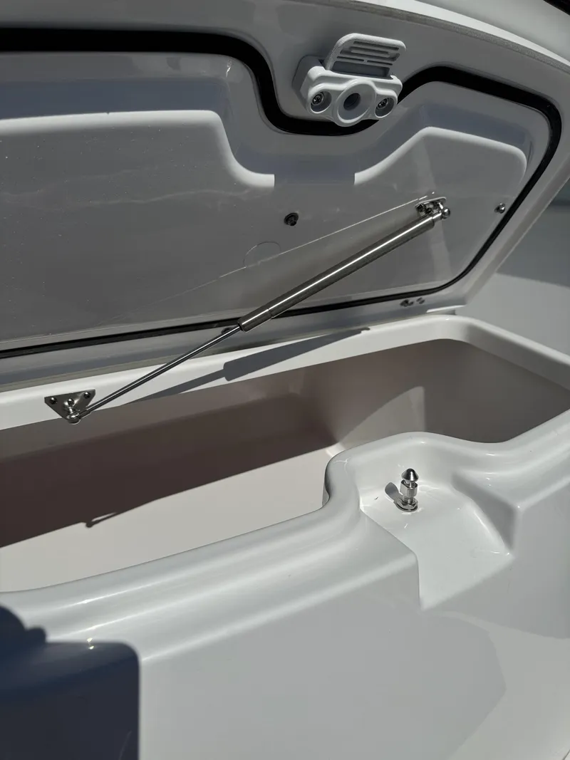 Slide: The Image of Sportsman Heritage 321 Center Console 2026 - 13