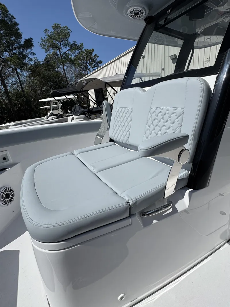 Slide: The Image of Sportsman Heritage 321 Center Console 2026 - 16