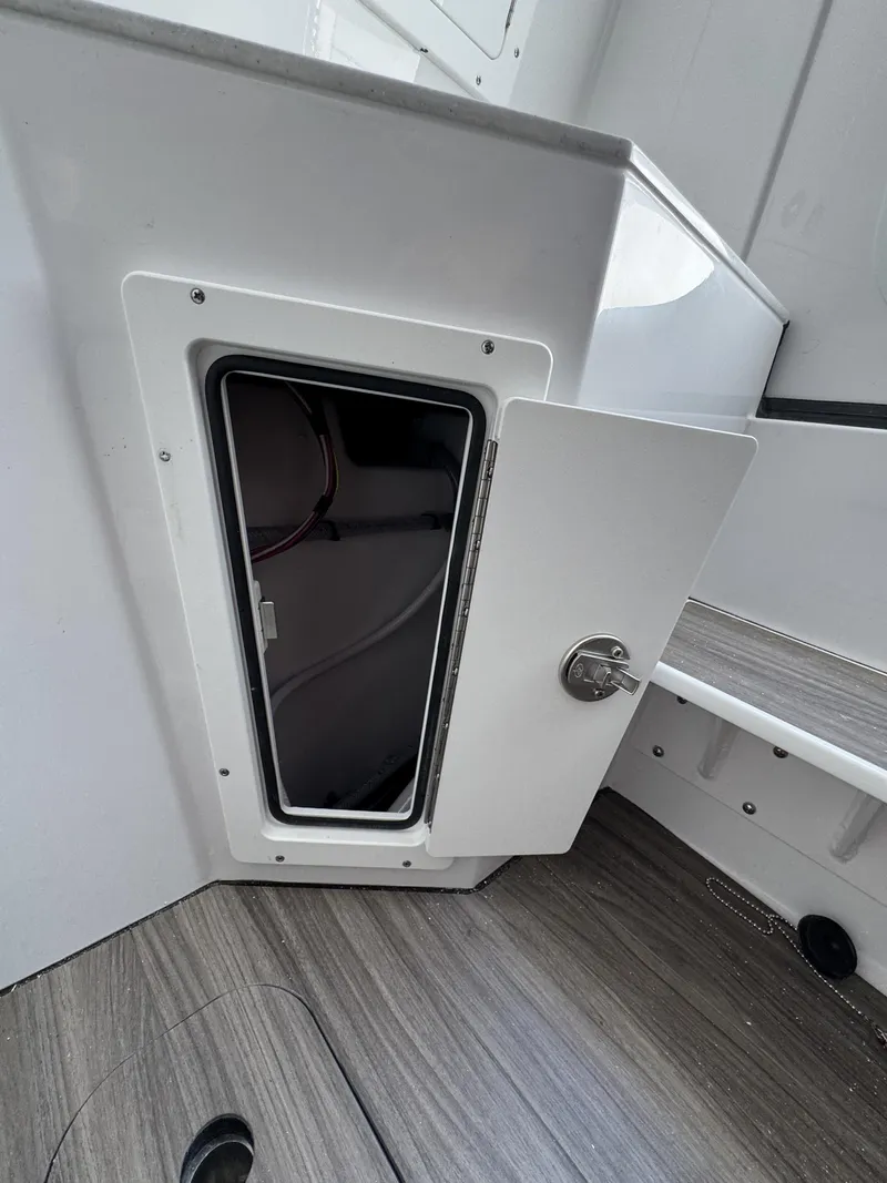 Slide: The Image of Sportsman Heritage 321 Center Console 2026 - 25