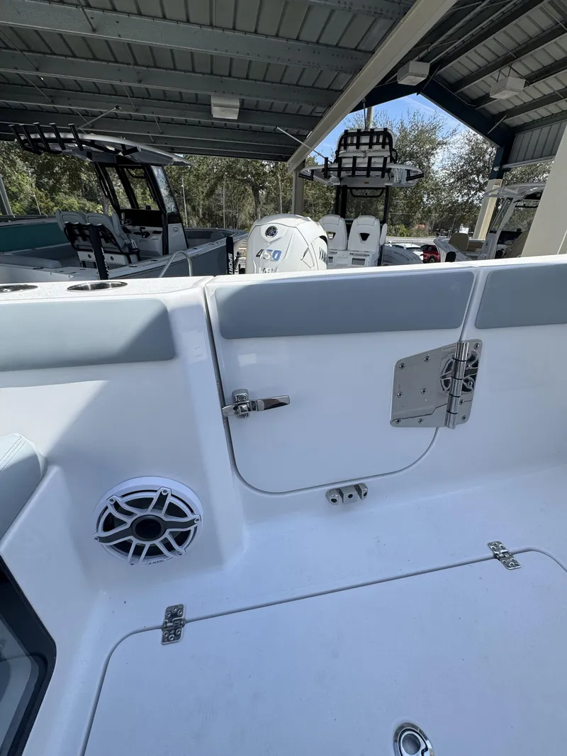 Slide: The Image of Sportsman Heritage 321 Center Console 2026 - 47